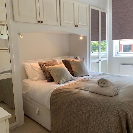 4 The Courtyard Central Windsor 2Br Esterno foto
