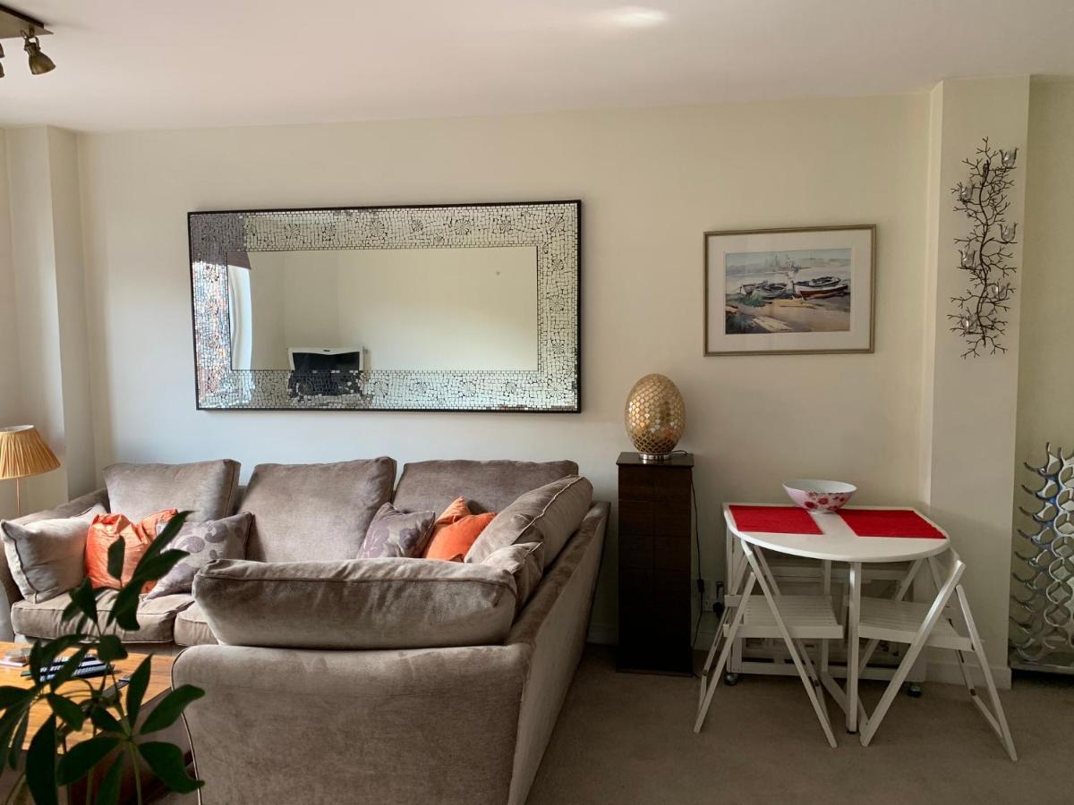 4 The Courtyard Central Windsor 2Br Esterno foto