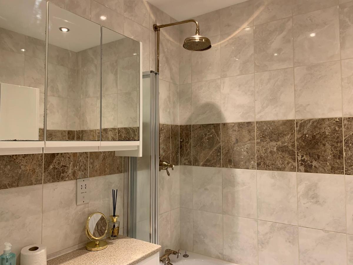 4 The Courtyard Central Windsor 2Br Esterno foto