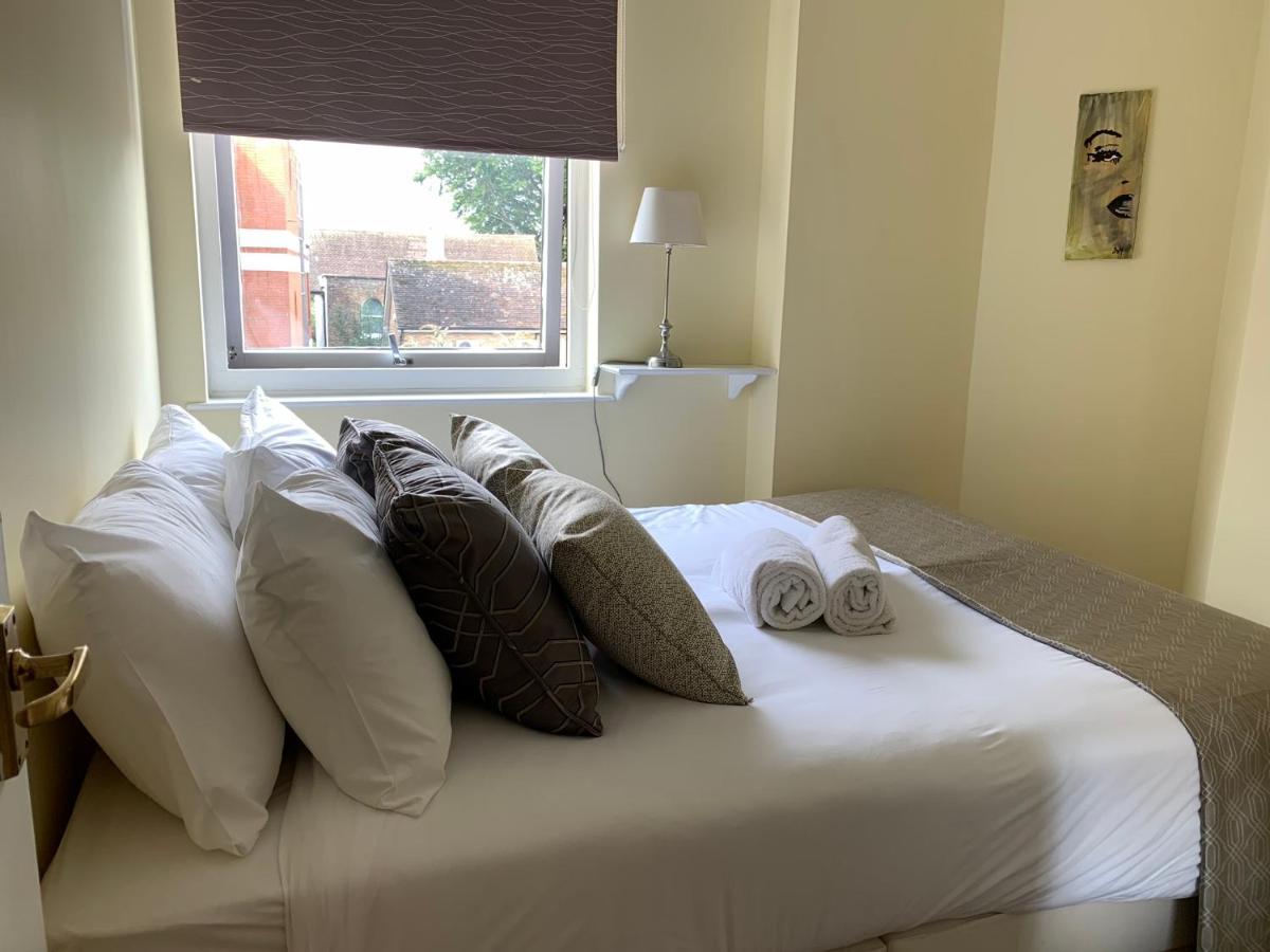 4 The Courtyard Central Windsor 2Br Esterno foto