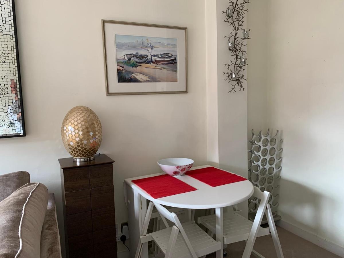 4 The Courtyard Central Windsor 2Br Esterno foto